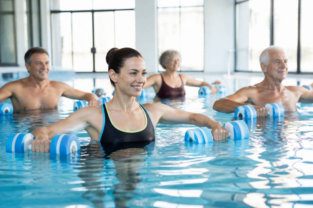 Aquagym exercices : guide complet pour tonifier le corps dans l’eau Aquagym exercices : guide complet pour tonifier le corps dans l’eau